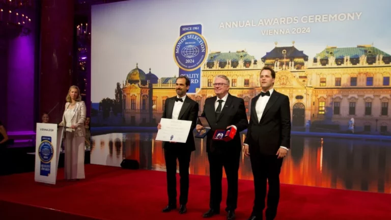 The gold Amundsen krill oil won the Monde Gold Awards