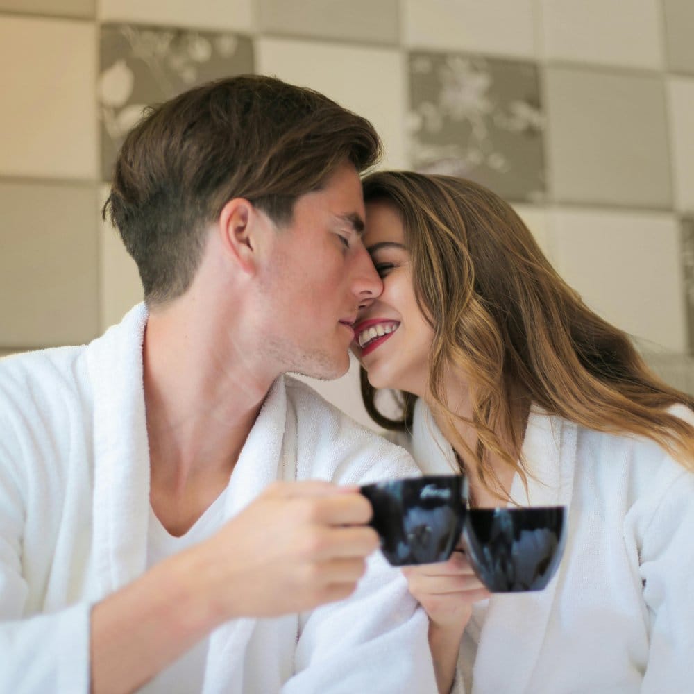 NYO3 Organic Black Maca Root Vegan Capsules bg image