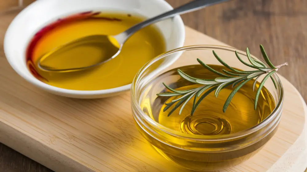 Comparing Olive Oil and Seed Oils